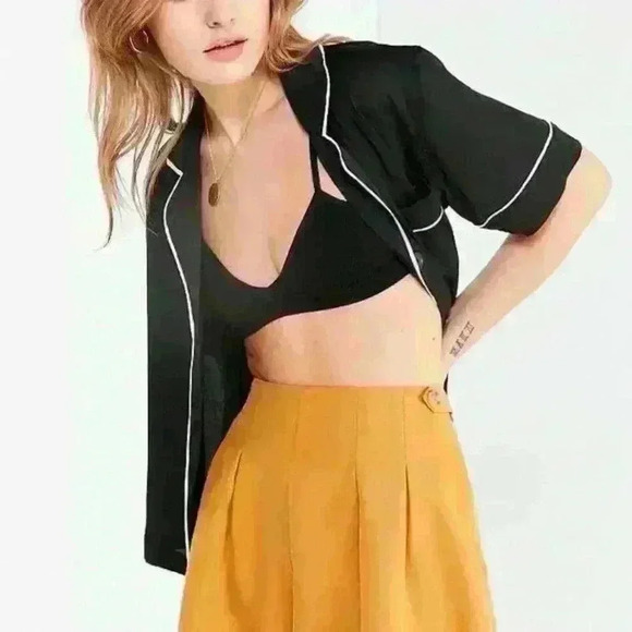 NWT Urban Outfitters Utopia Pleated Short Orange Mustard Yellow Zipper Size 2 - Picture 2 of 11